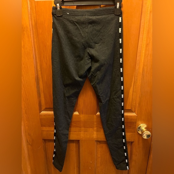 PINK Victoria's Secret Charcoal Leggings with Logo Trim - Picture 3 of 3